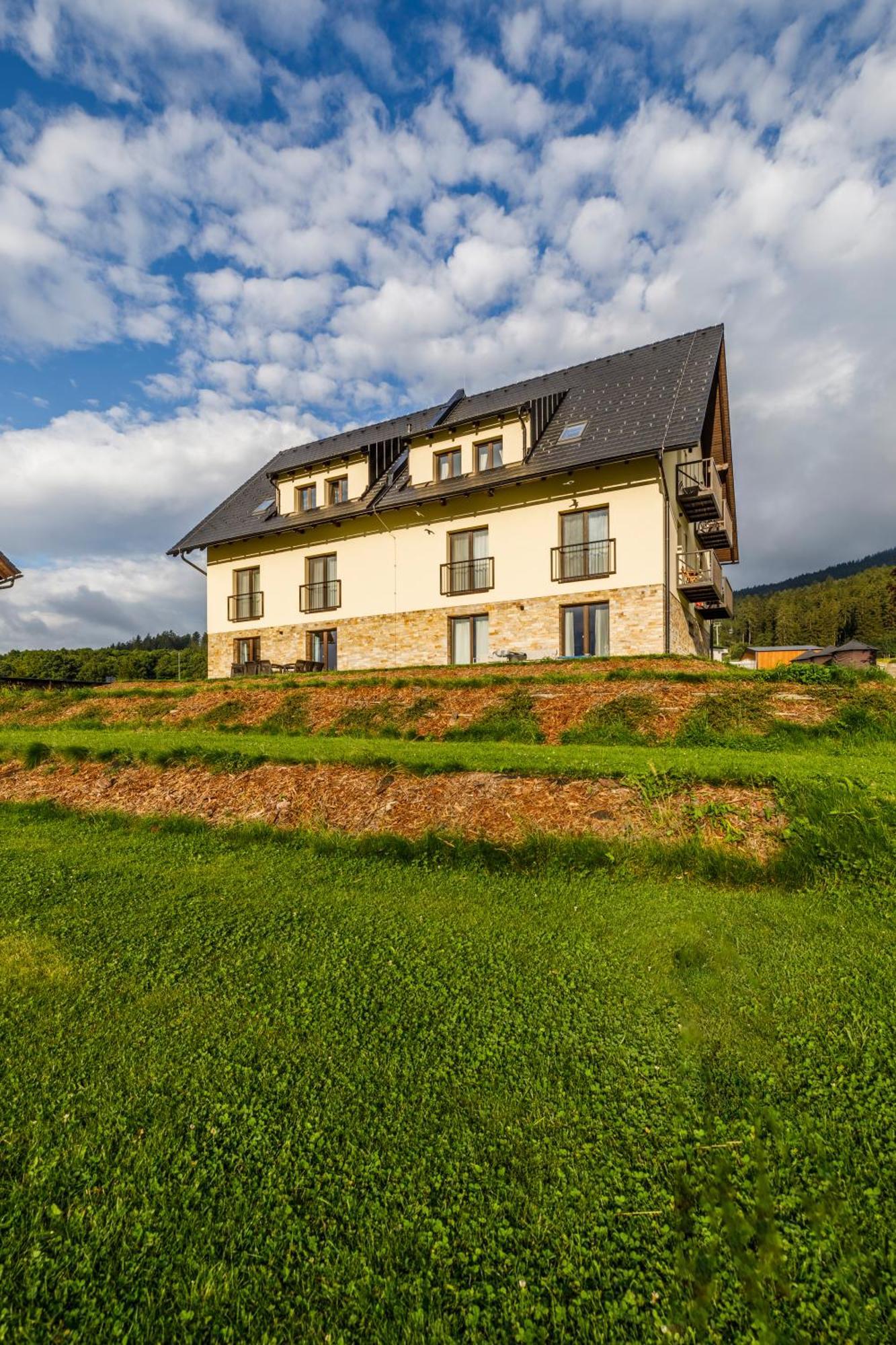 Apartman Simon - Horsky Resort Bukova Hora - แชร์เวนาโวดา ภายนอก รูปภาพ